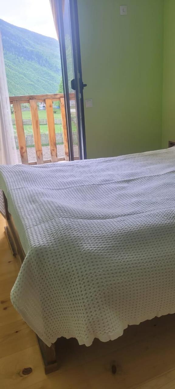 Guest House Guli Mestia Rom bilde