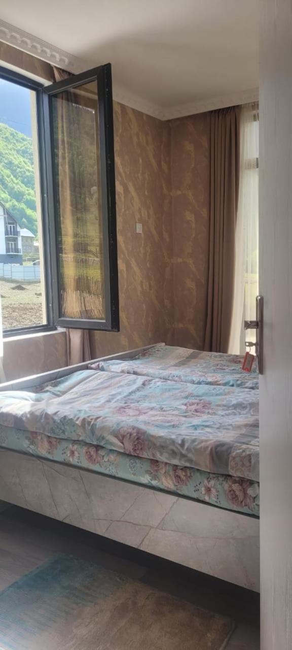 Guest House Guli Mestia Rom bilde