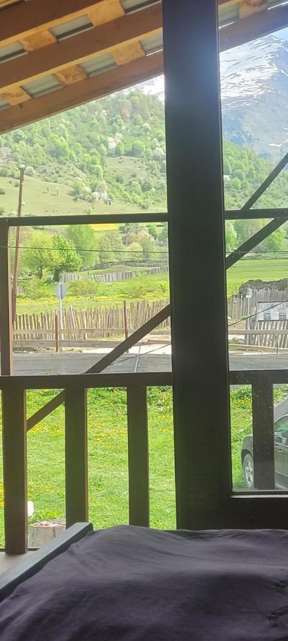 Guest House Guli Mestia Rom bilde