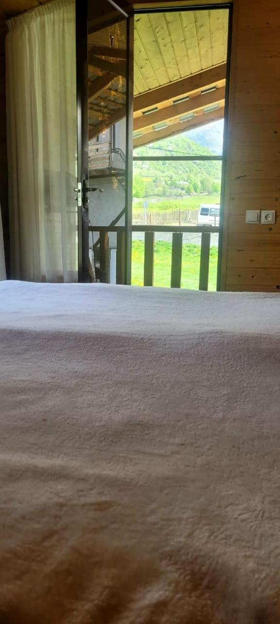 Guest House Guli Mestia Rom bilde