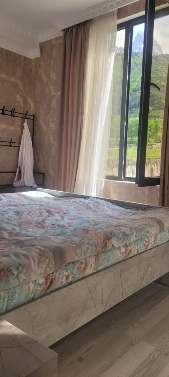 Guest House Guli Mestia Rom bilde