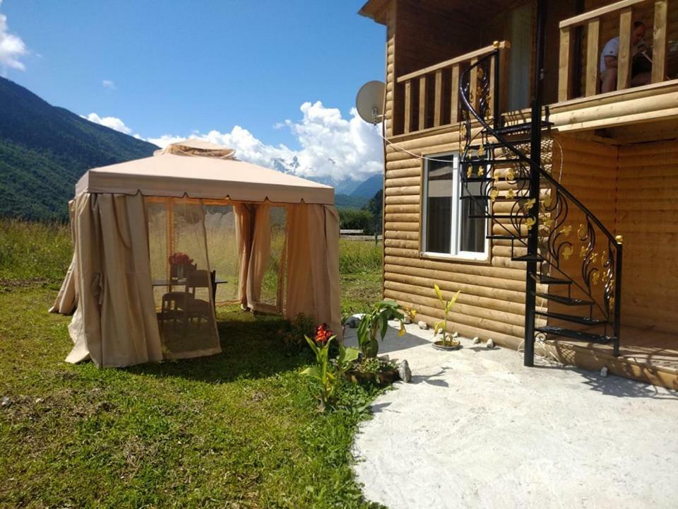 Guest House Guli Mestia Eksteriør bilde